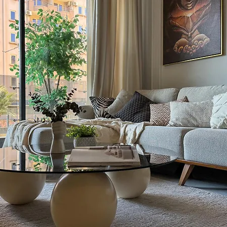 Qoople Royal - Cozy 1-bedroom Lägenhet